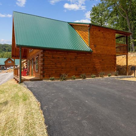 The 3 Bears Is A Newly Built 3 Bedroom Cabin Only 3 Minutes From The Parkway! Pigeon Forge Exterior photo